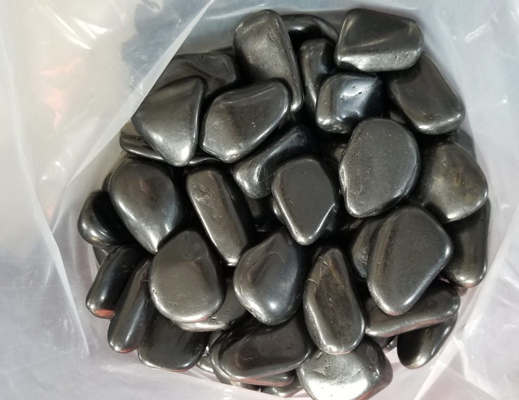 black gravel stones 