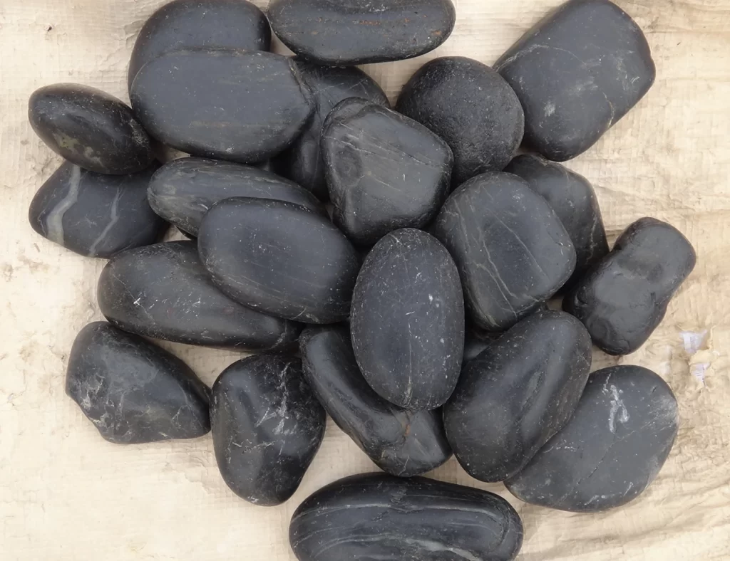 black polished pebbles 25kg